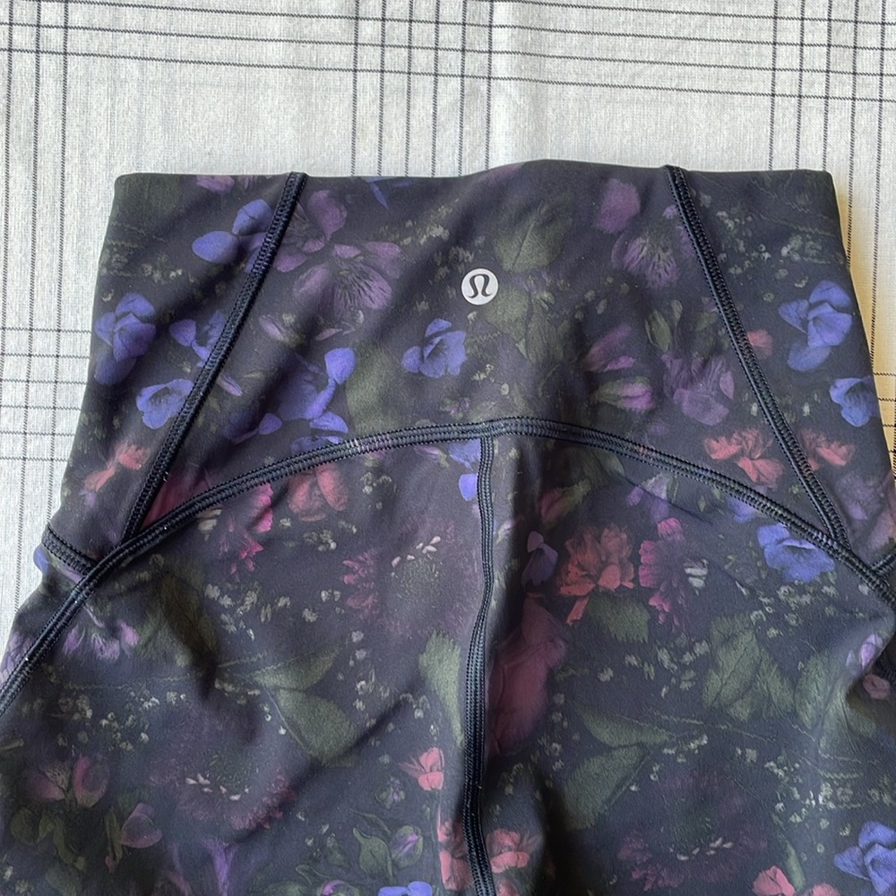 Lululemon Athletica - Picture 3 of 5